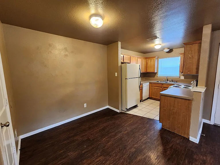 2917 Van Horn Ave — Photo 6
