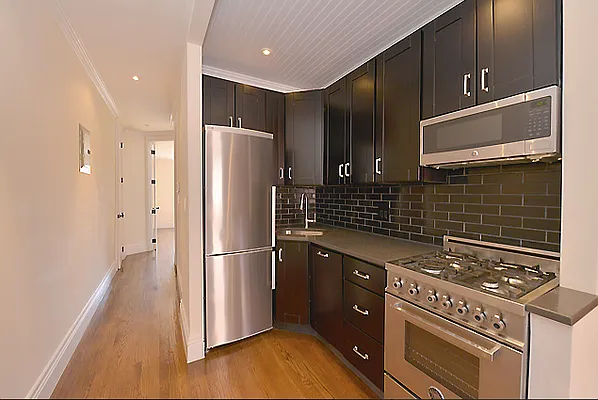 Rented by REAL New York | media 23