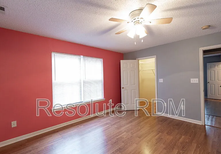 11968 Locus Ln — Photo 27