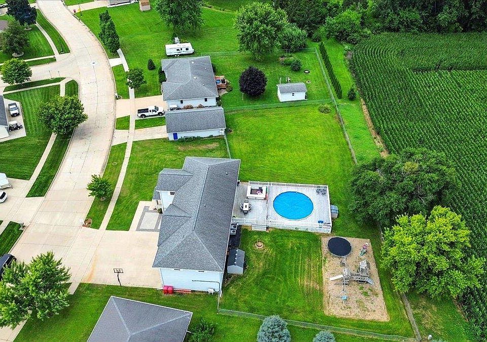 1st image of 619 Sal Ave