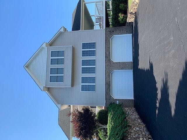 1st image of 350 Lands End Cir
