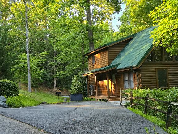 2nd image of 742 Yona Trail Way