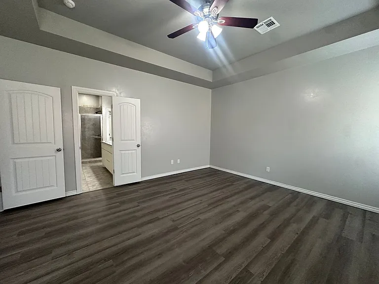 8017 NW 160th Ter — Photo 23