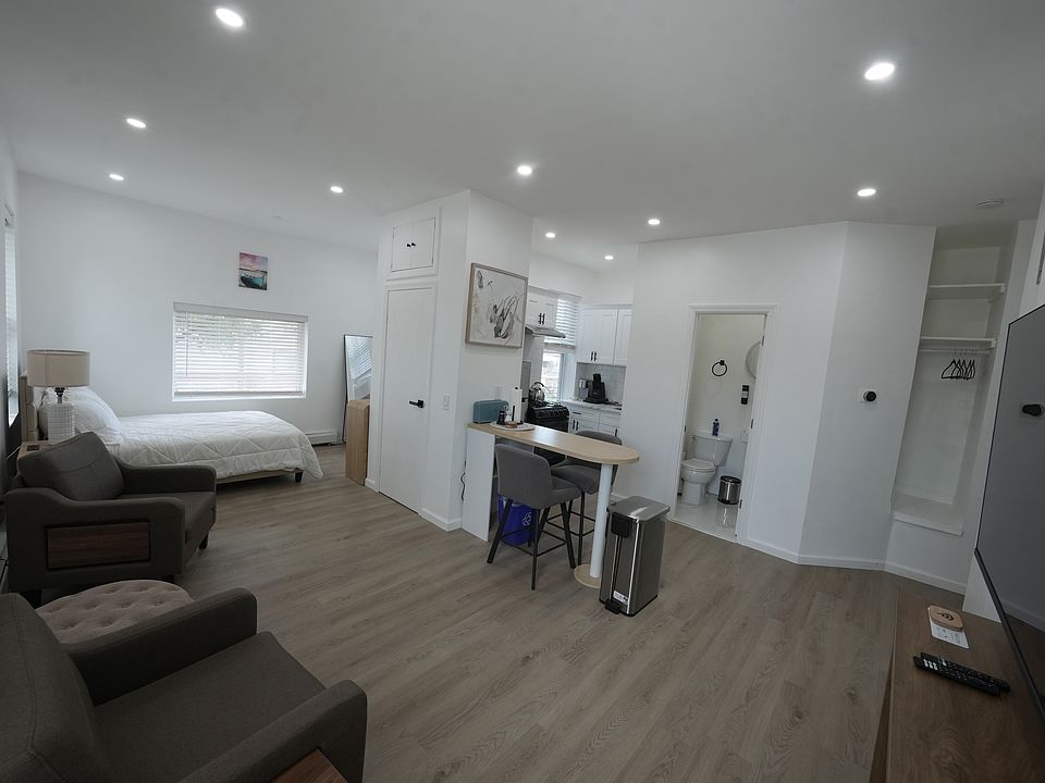 1st image of 2712 Seymour Ave #2F