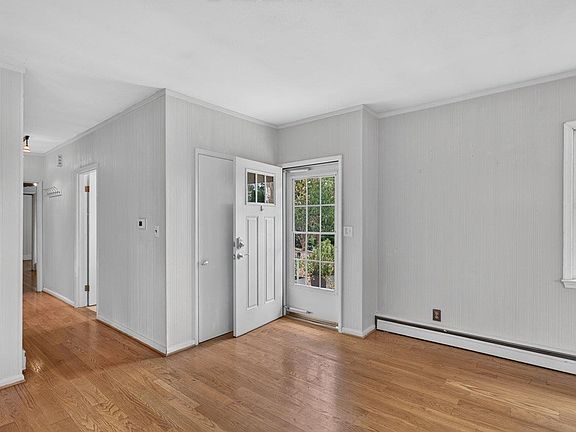 4th image of 450 Mountain View Dr