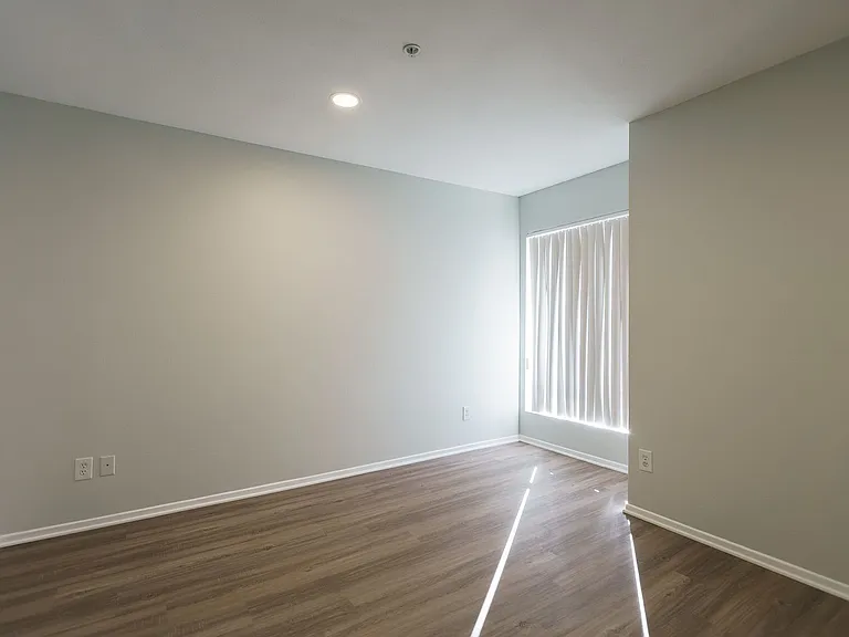 315 Virgil — Photo 14