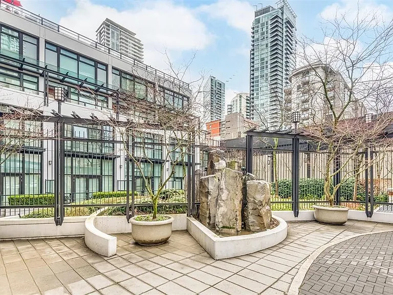 1255 Seymour St #2305 — Photo 39