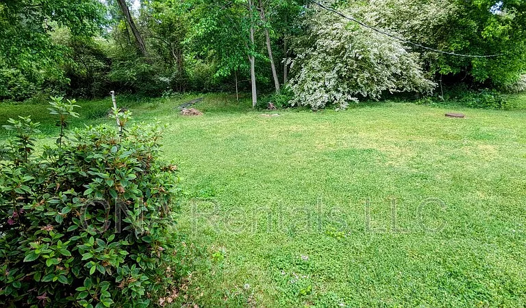 4504 Cemetery St #E — Photo 11