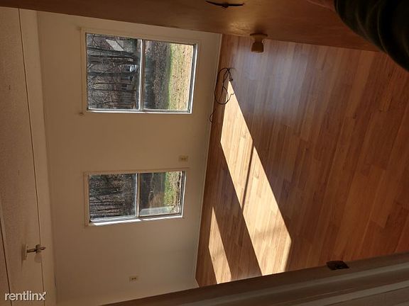 5th image of 504 Whispering Pines Dr