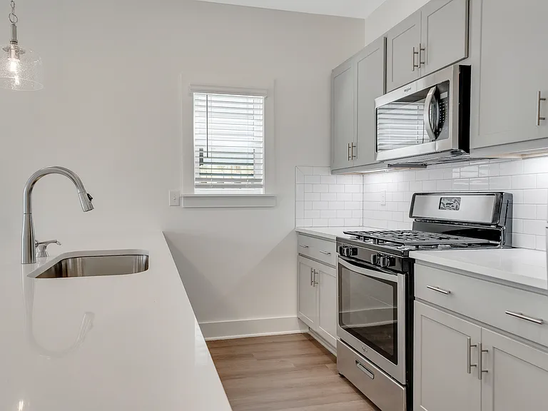 228 Huntley Pl — Photo 6