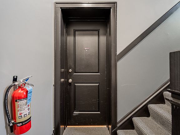 2nd image of 3607 N Lakewood Ave #1S