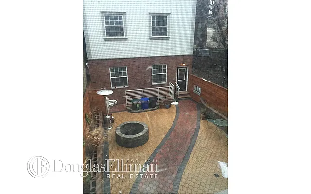 Rented by Douglas Elliman | media 47