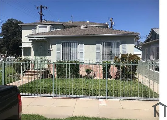 223 S Flower Ave — Photo 3