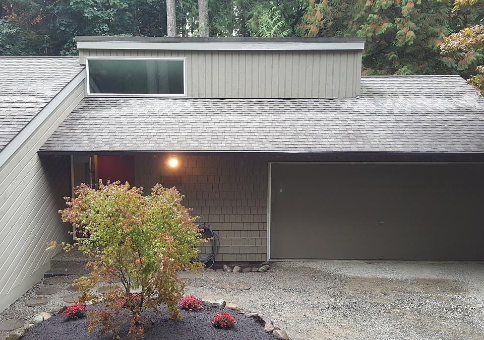 FRONT ENTRY WITH GARAGE