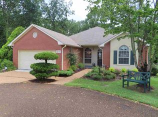 211 Twin Lks S, Clinton, MS 39056