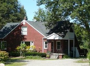 749 Orion Rd, Lake Orion, MI 48362