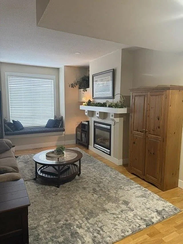 3 bed, 1255 sqft, $3,000 — Photo 1