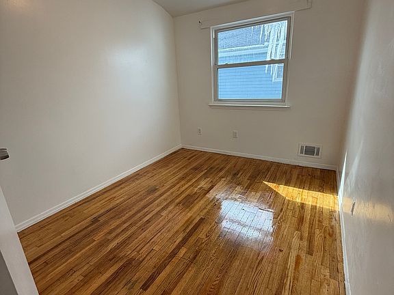 5th image of 15025 116th Dr Floor 2