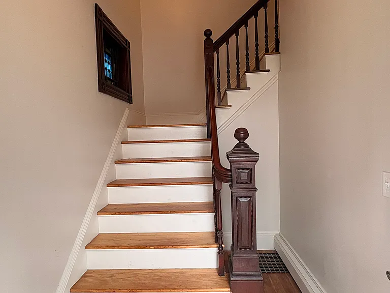 14 Adelaide St #2 — Photo 9