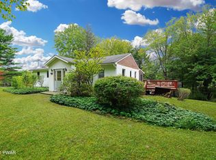 580 Twin Lakes Rd, Shohola, PA 18458