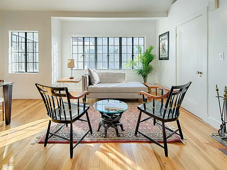 3 Everett St #3 — Photo 2