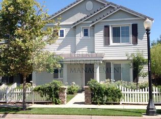 2560 W J St, Oakdale, CA
