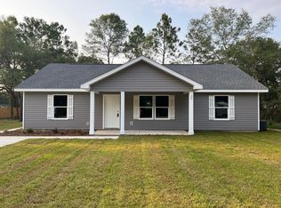 78 E Iris Ln, Defuniak Springs, FL 32433