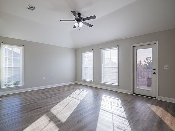 5th image of 3409 Green Hill Dr
