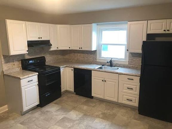 4th image of 410 Marquette Dr