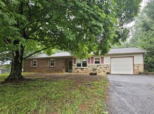 301 Cora Rd, Cookeville, TN 38501