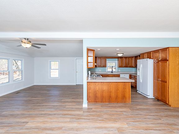 3rd image of 1039 W Wackerly Rd