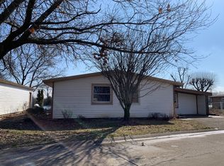 57 Fountain Lake Dr, Greenfield, IN