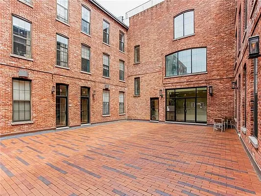 Sold by Avenue Sotheby's International Realty | media 20