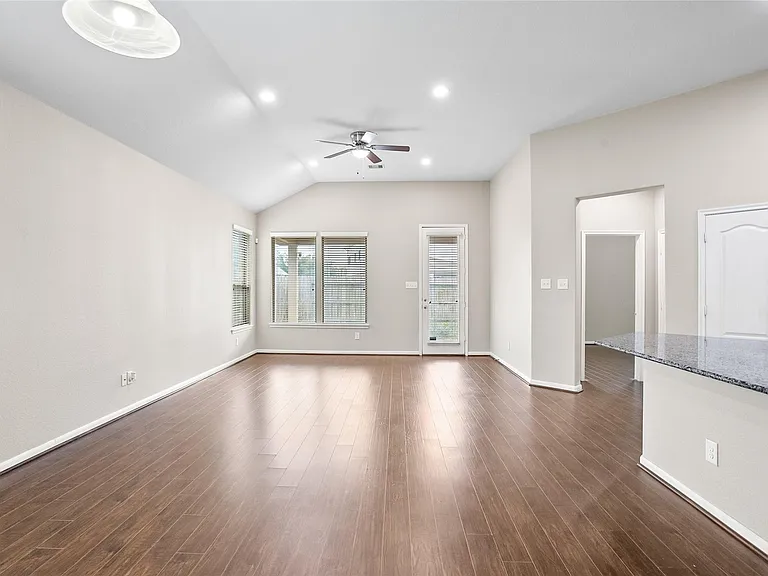 6530 Bayliss Valley Ln — Photo 15