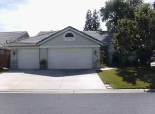 2410 Walnut Oaks Ln, Carmichael, CA 95608