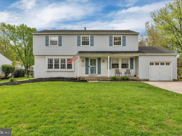 42 Cornell Dr, Delran, NJ 08075