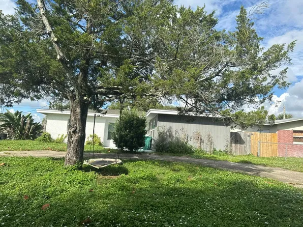 584 Comanche Ave, Melbourne, FL 32935
