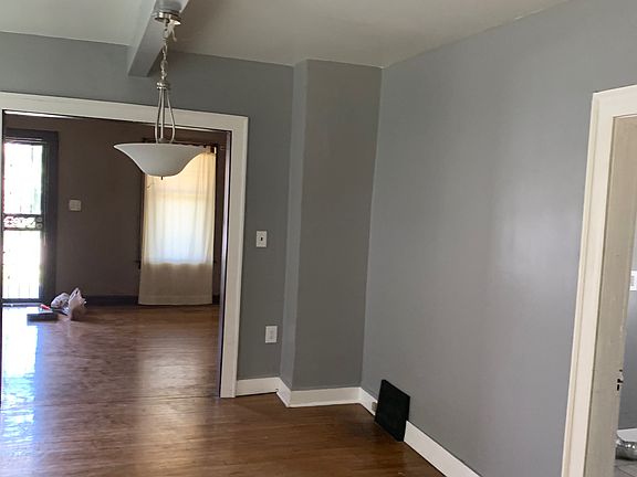 4th image of 2117 Hurley Ave