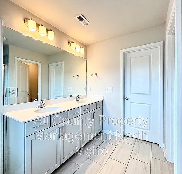 3518 Hidden Valley Cir — Photo 9