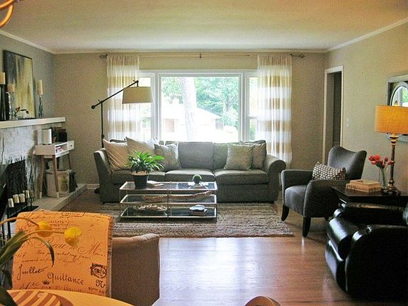 3rd image of 86 Fruit Hill Dr