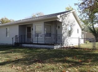 203 E Dakota St, Butler, MO 64730