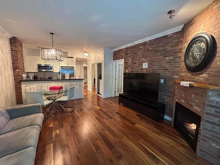 928 Richards St #XX2 — Photo 14