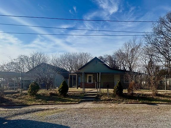 4th image of 207 Butler St