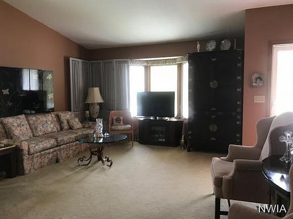 2nd image of 3219 Glen Oaks Blvd