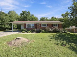 625 Holly St, Burlington, NC 27217
