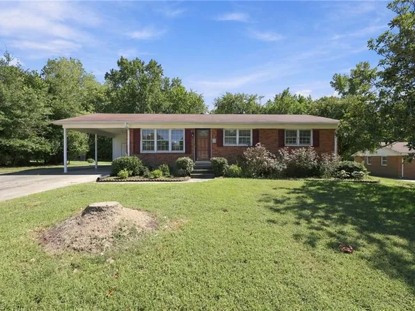 625 Holly St, Burlington, NC 27217