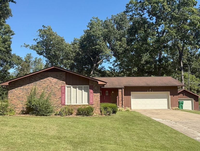 1st image of 231 Forestdale Rd