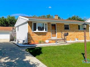2442 Maryland Pl, Northwood, OH 43619