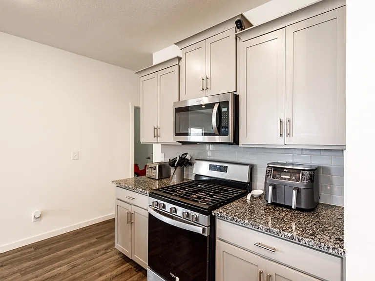 10213 Castor Dr — Photo 15