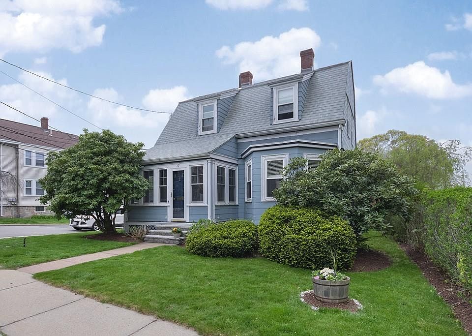 2nd image of 77 Cass St